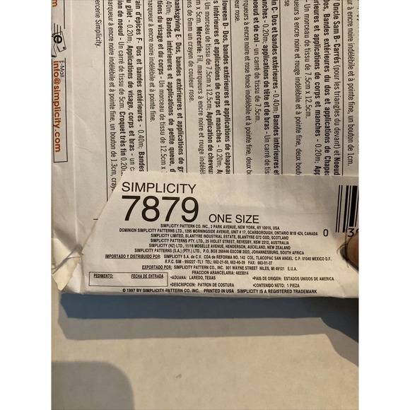 UNCUT Simplicity 7879 Pillow Sham & 7 Seasonal Button Panels Sewing Pattern - Picture 6 of 7